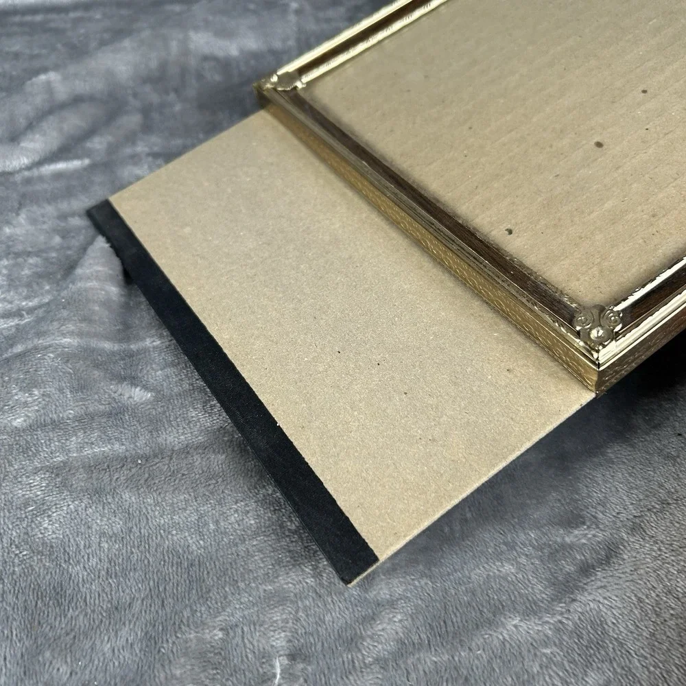 Vintage 8x10 Gold-Tone Frame Free Standing Vertical or Horizontal Faux Wood Trim